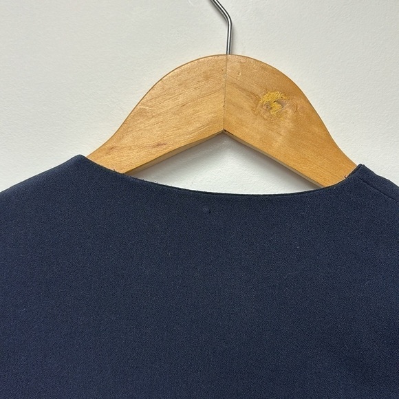 H&M DIVIDED  cropped Jacket in navy blue, an asymmetrical size 6 - Picture 3 of 8